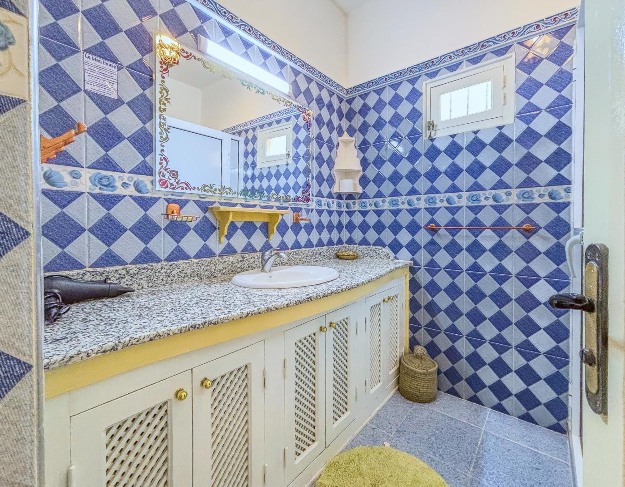 Le Bleu House Bed & Breakfast Sidi Abdallah Ghiat Екстериор снимка
