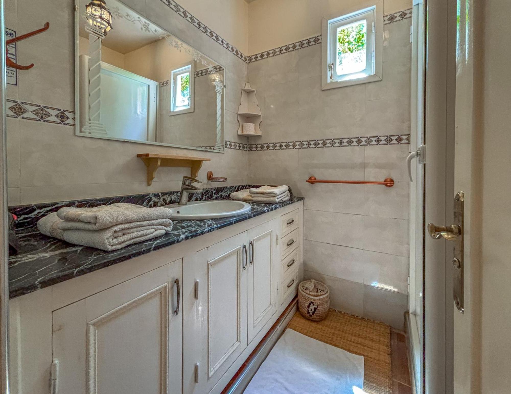 Le Bleu House Bed & Breakfast Sidi Abdallah Ghiat Екстериор снимка